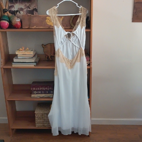 ASOS Cream and Tan Lace Chemise - Picture 8 of 8